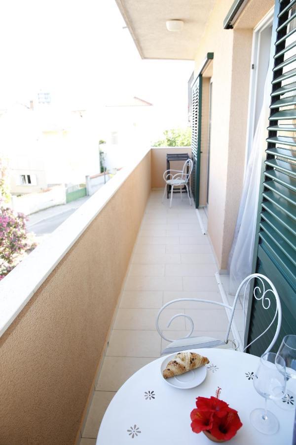 Guest House Lorenta Vodice Extérieur photo