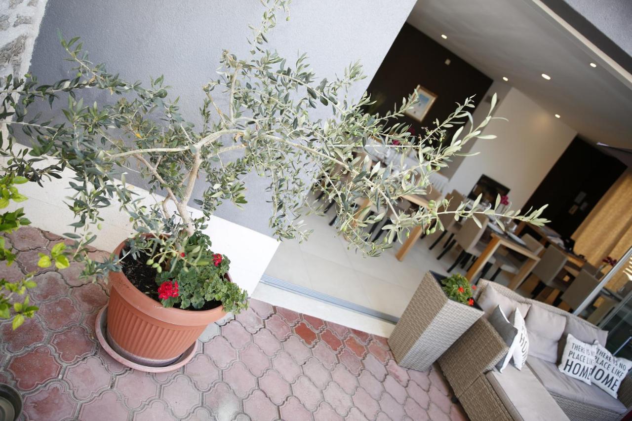 Guest House Lorenta Vodice Extérieur photo