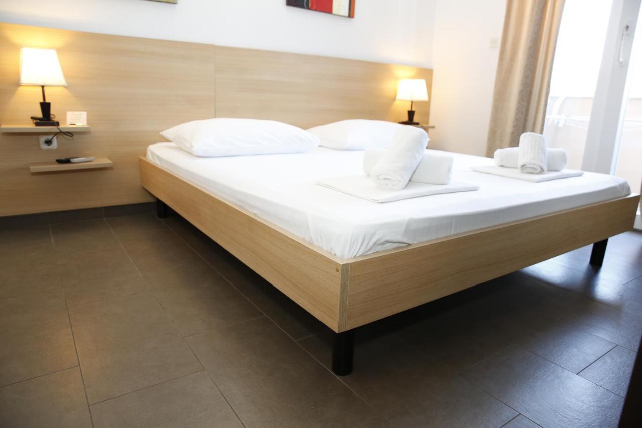 Guest House Lorenta Vodice Extérieur photo